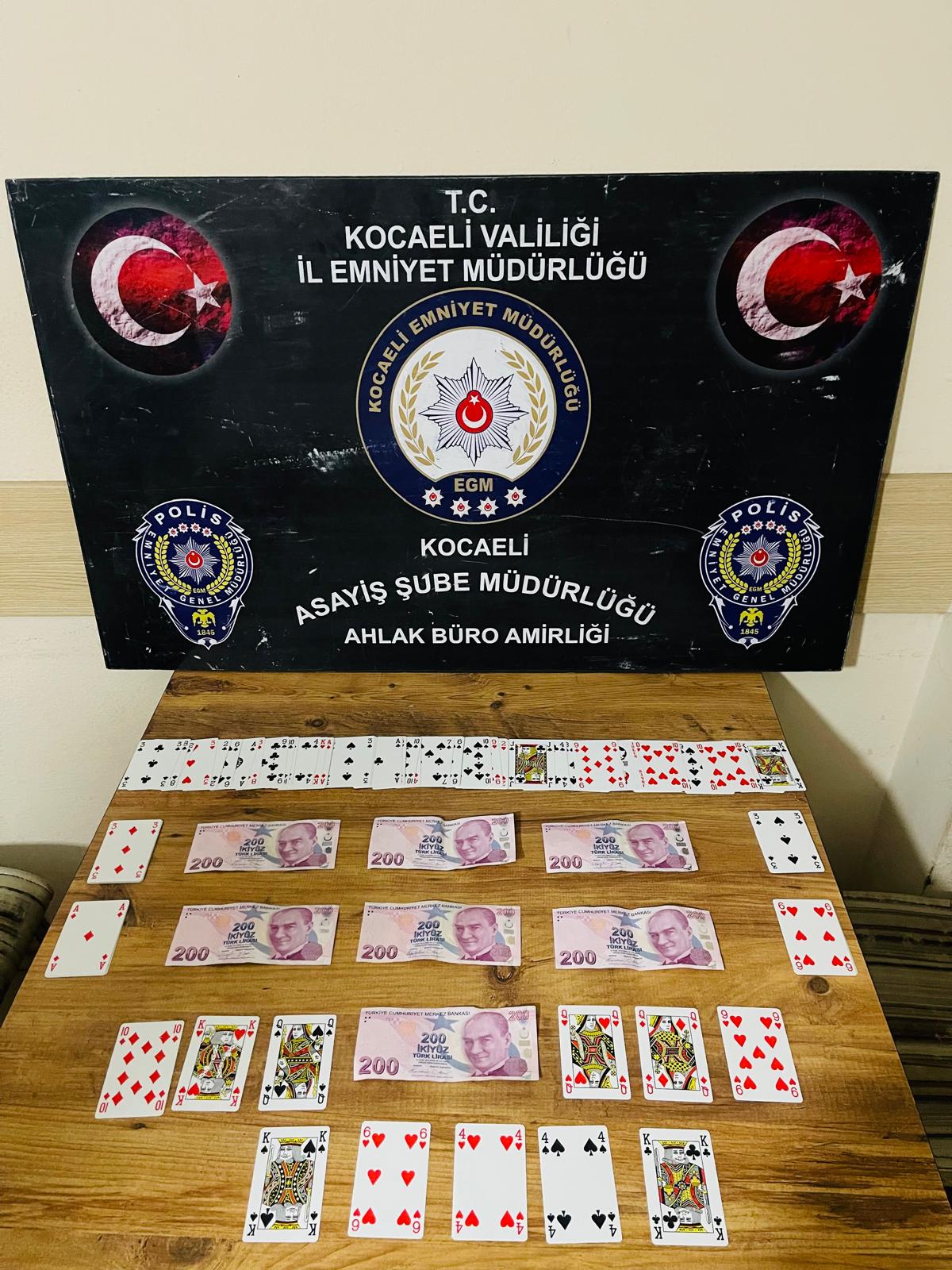 Darıca'da Kumar Oynatan Şahsa ve Kumar Oynayanlara Cezalar Uygulandı