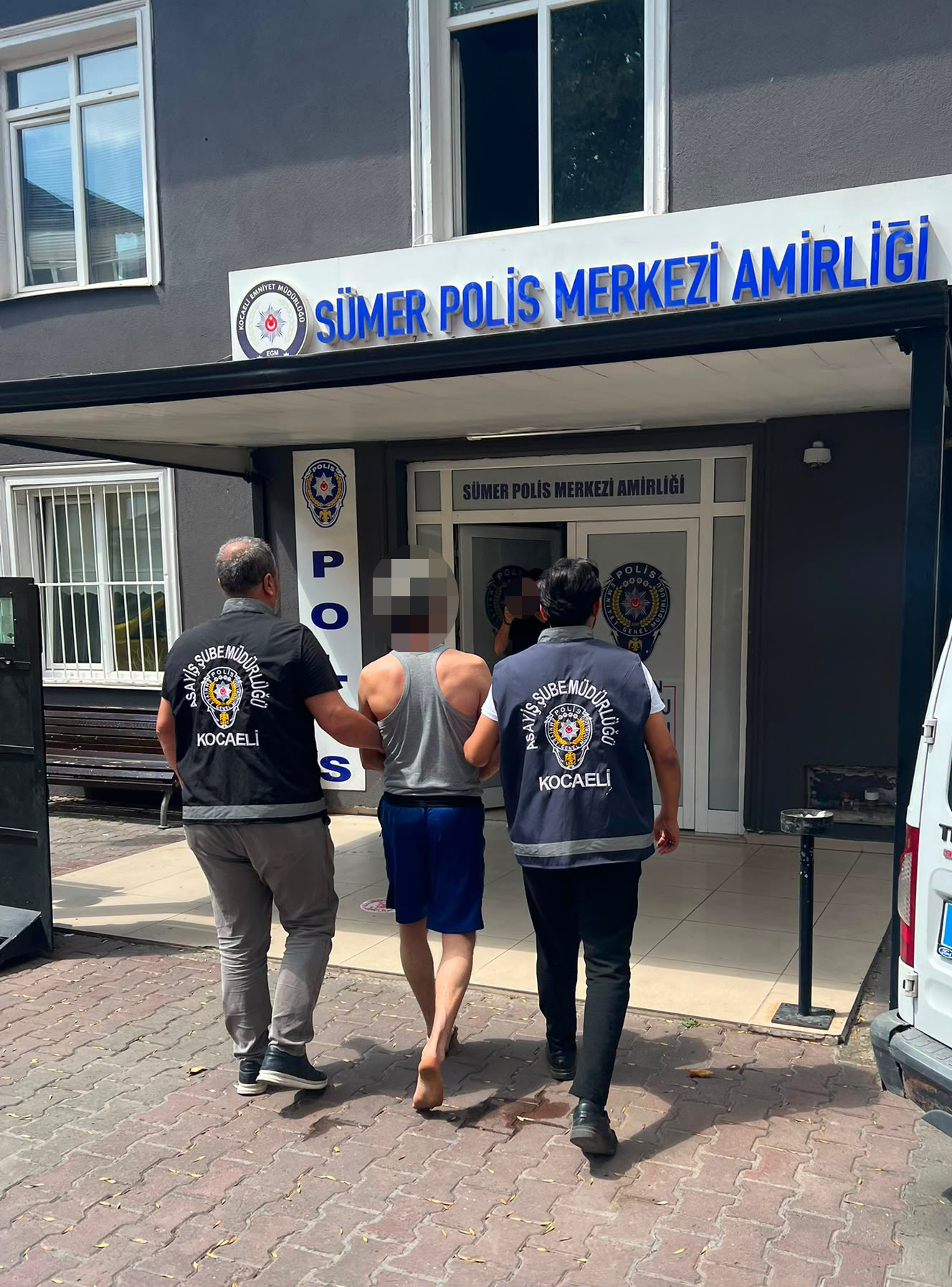 Kocaeli'de Uyuşturucu ve Silah Suçlarından Aranan Şahıs Yakalandı