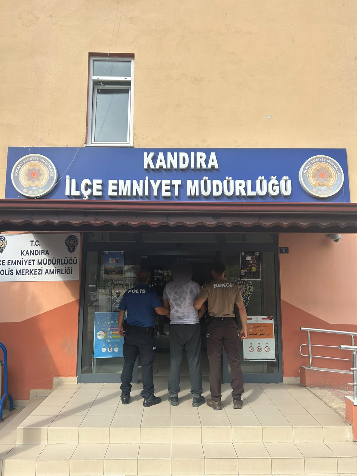Kocaeli'de Hırsızlık ve Hükümlünün Kaçması Suçundan Aranan T.O. Yakalandı