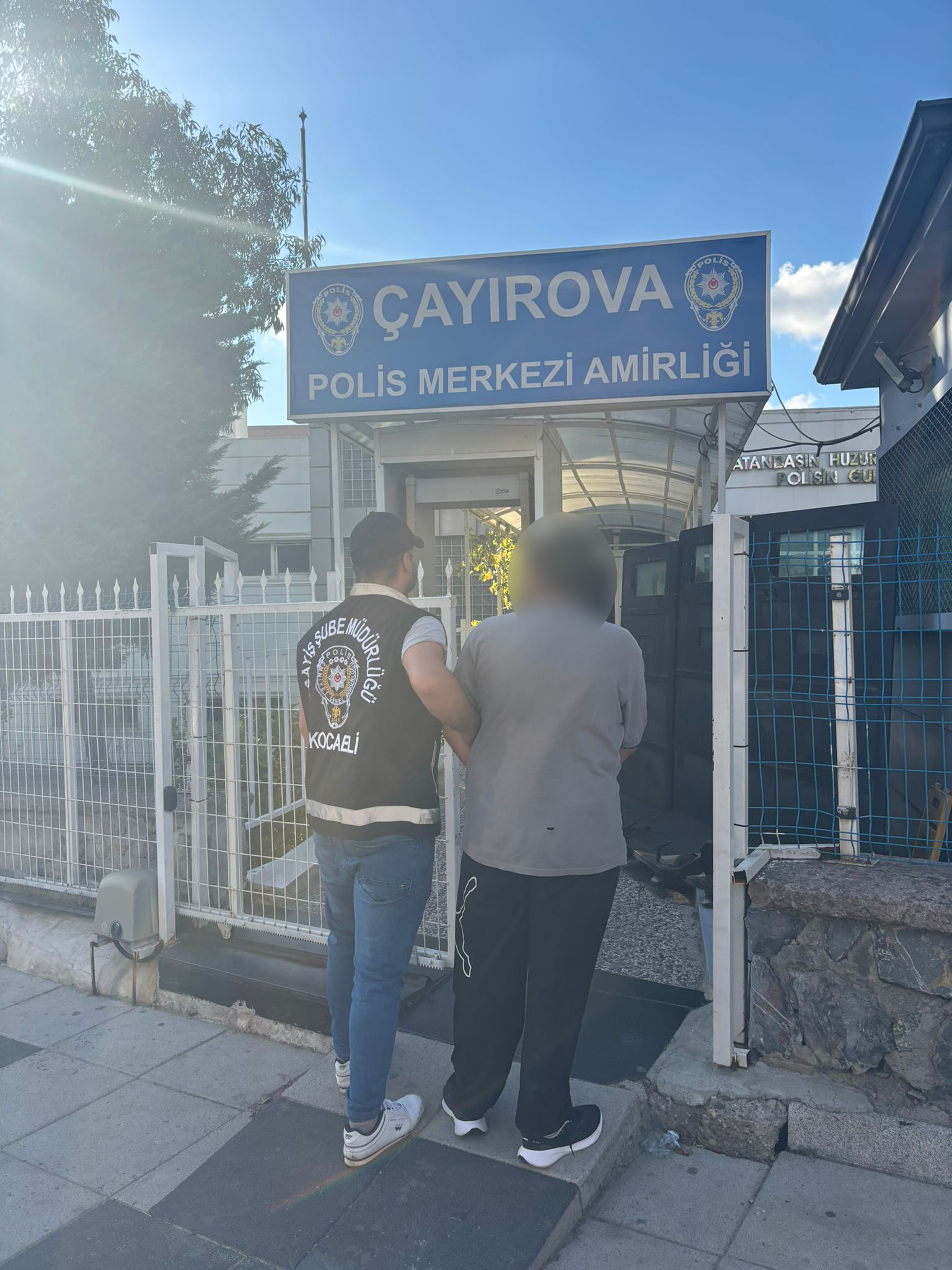 Çayırova'da Hırsızlık Suçundan Aranan Ö.A. Yakalandı