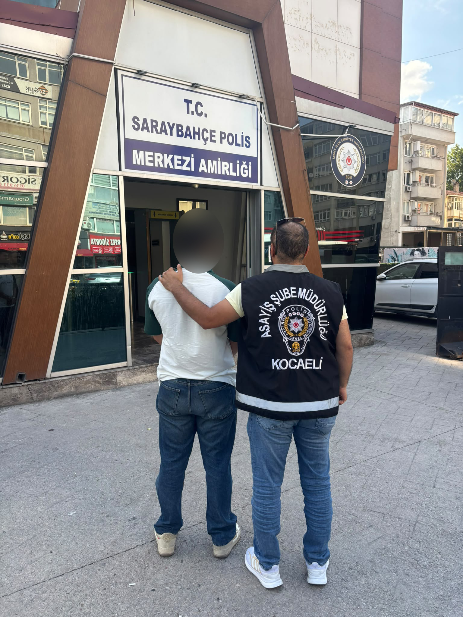 Kocaeli'de Dolandırıcılık Suçundan Aranan Şahıs Yakalandı