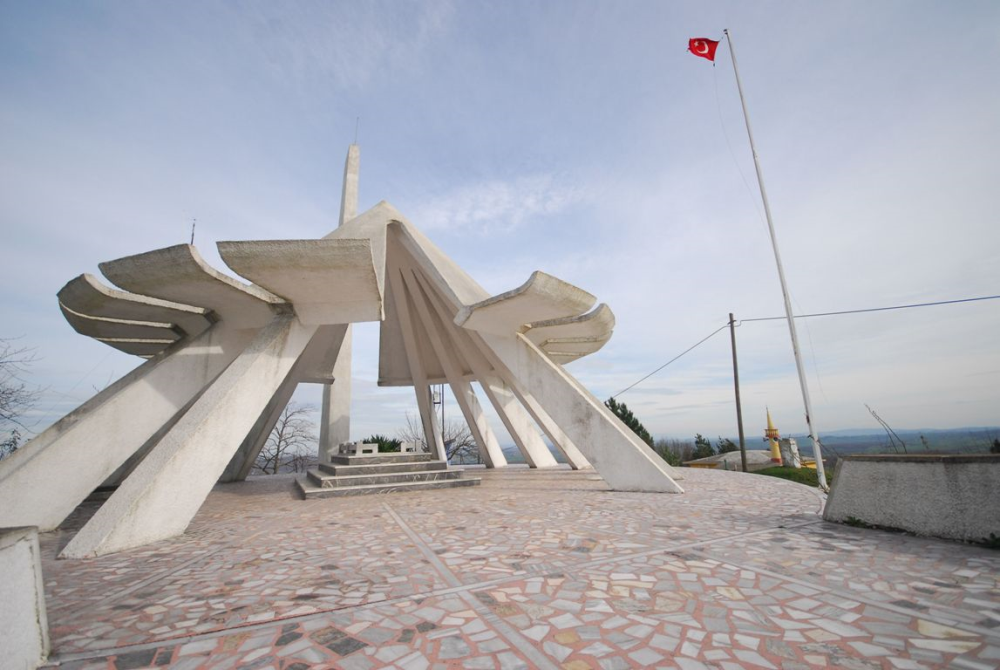 Akçakoca Bey Anit Mezari
