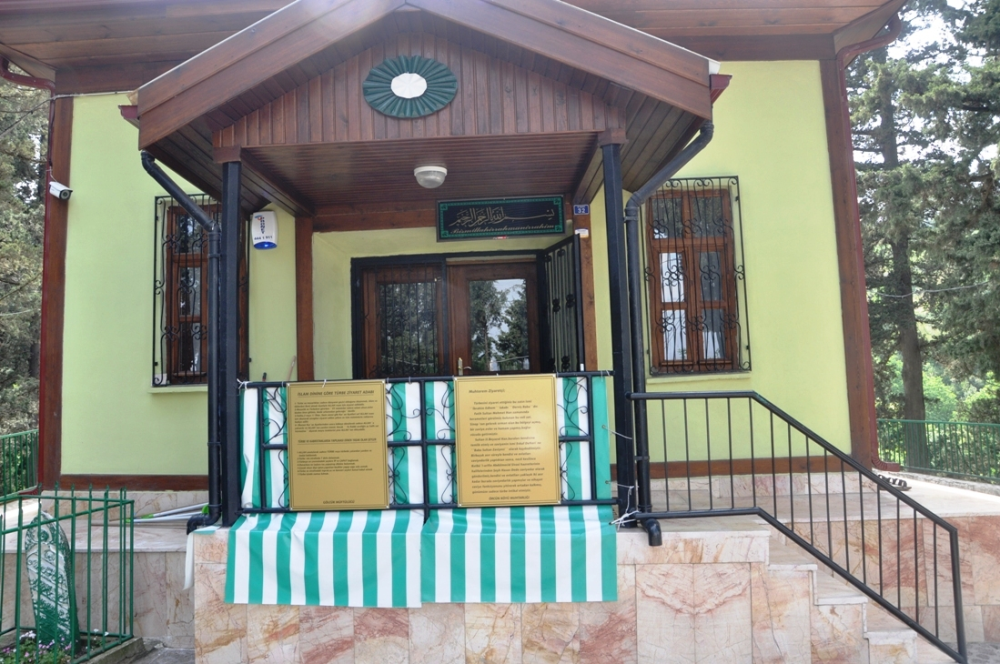 Sultan Baba Türbesi̇