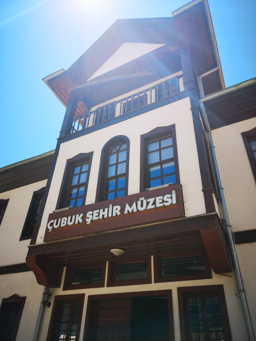 Tökeli̇ İmre Aniti