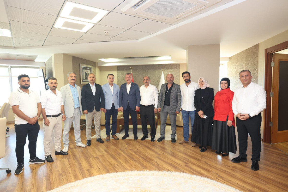Kocaeli Büyükşehir Belediye Başkanı Büyükakın, Farklı Kesimlerden Ziyaretçileri Ağırladı