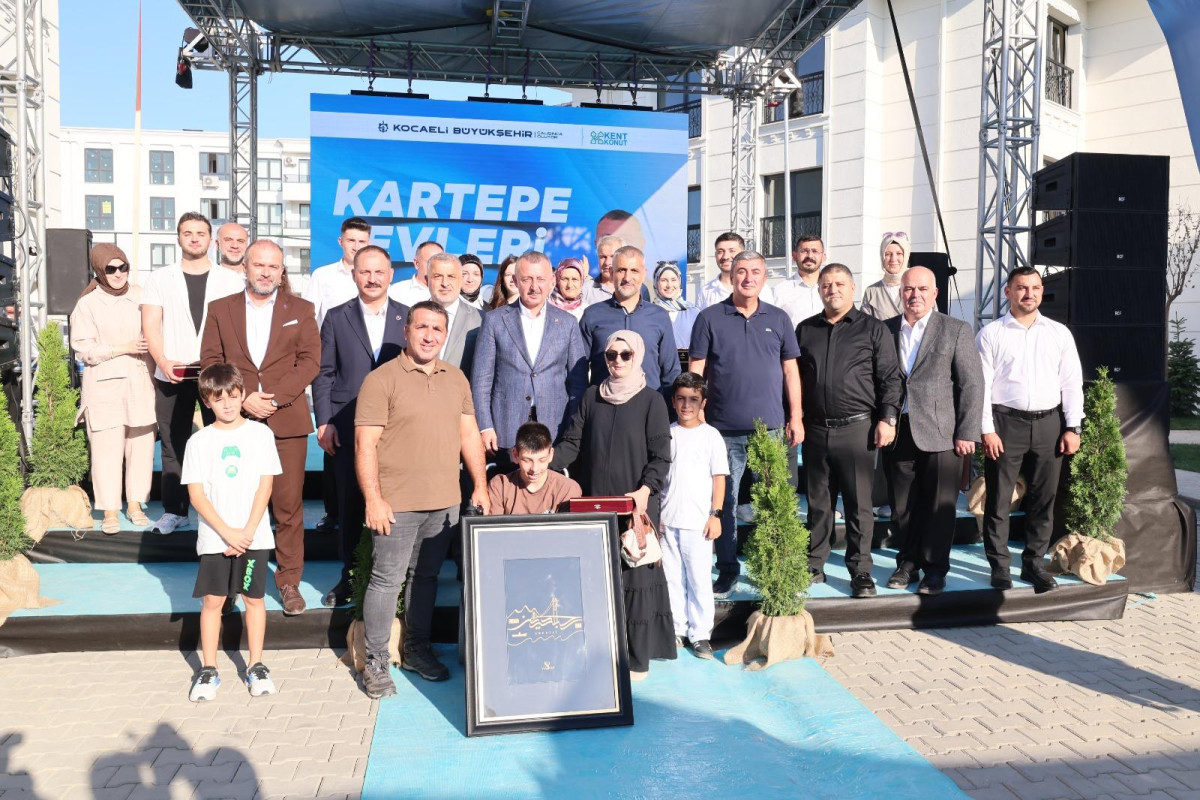 Kartepe'de 144 Aileye Yeni Evler: Büyükakın'dan Kentsel Dönüşüm Vurgusu
