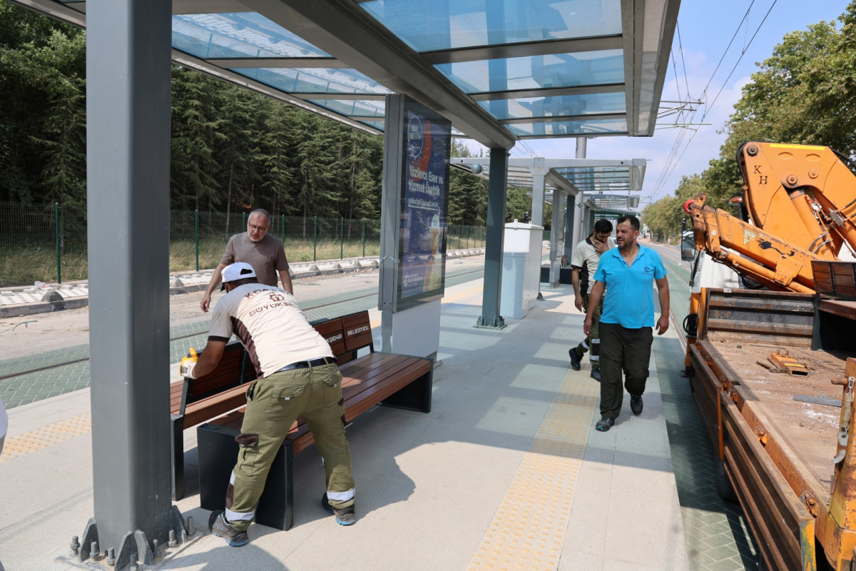 Kocaeli Büyükşehir Belediyesi'nden Tramvay Duraklarına 260 Yeni Bank Uygulaması