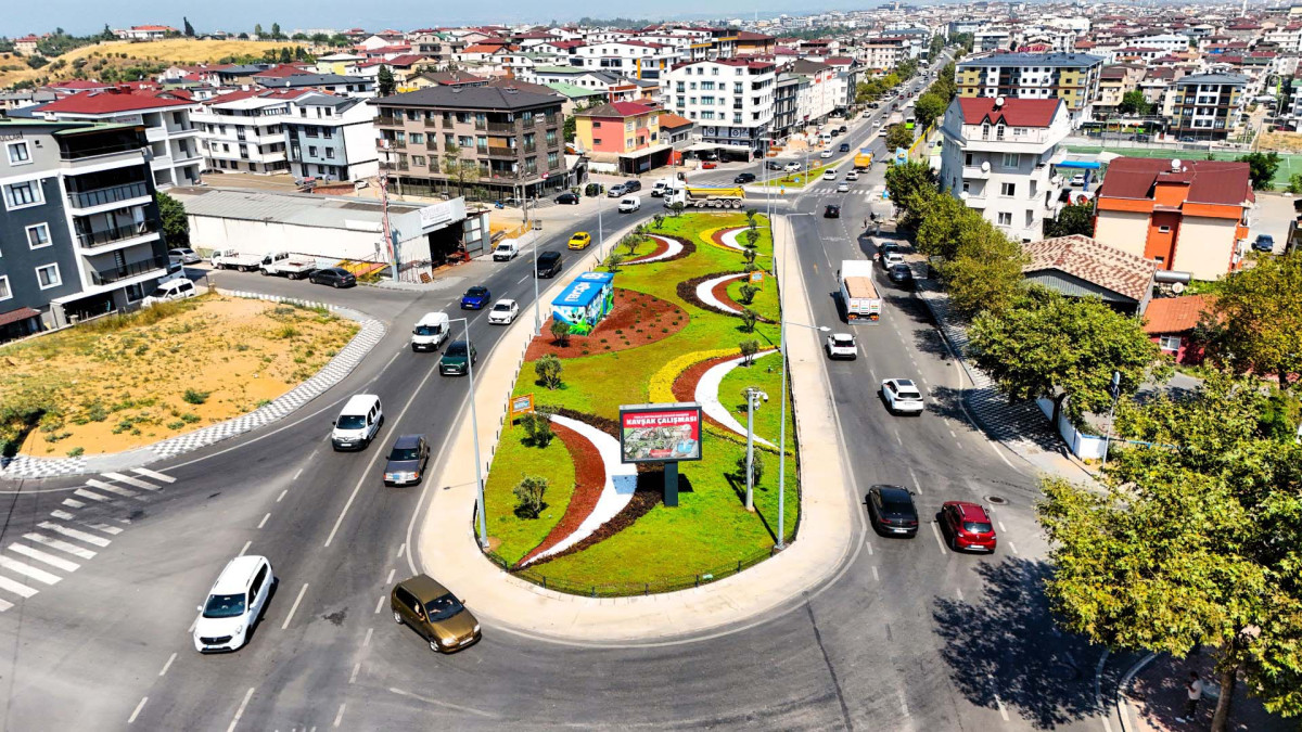 Darıca'da Kavşak Düzenlemesi ile Trafik Akışı Hızlandı ve Güvenli Ulaşım Sağlandı