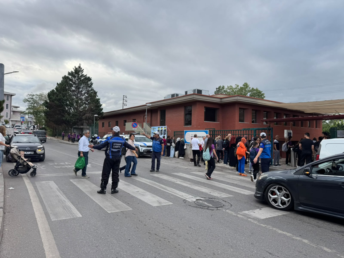 Kocaeli'de Okul Önlerinde Zabıta Tedbirleri: Yeni Eğitim Yılına Güvenli Başlangıç