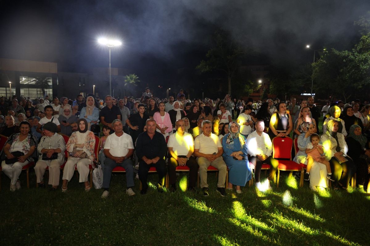 Kandıra'da Yaz Neşesi Etkinliği: Şenol Küçük ile Karadeniz Rüzgârı Esti