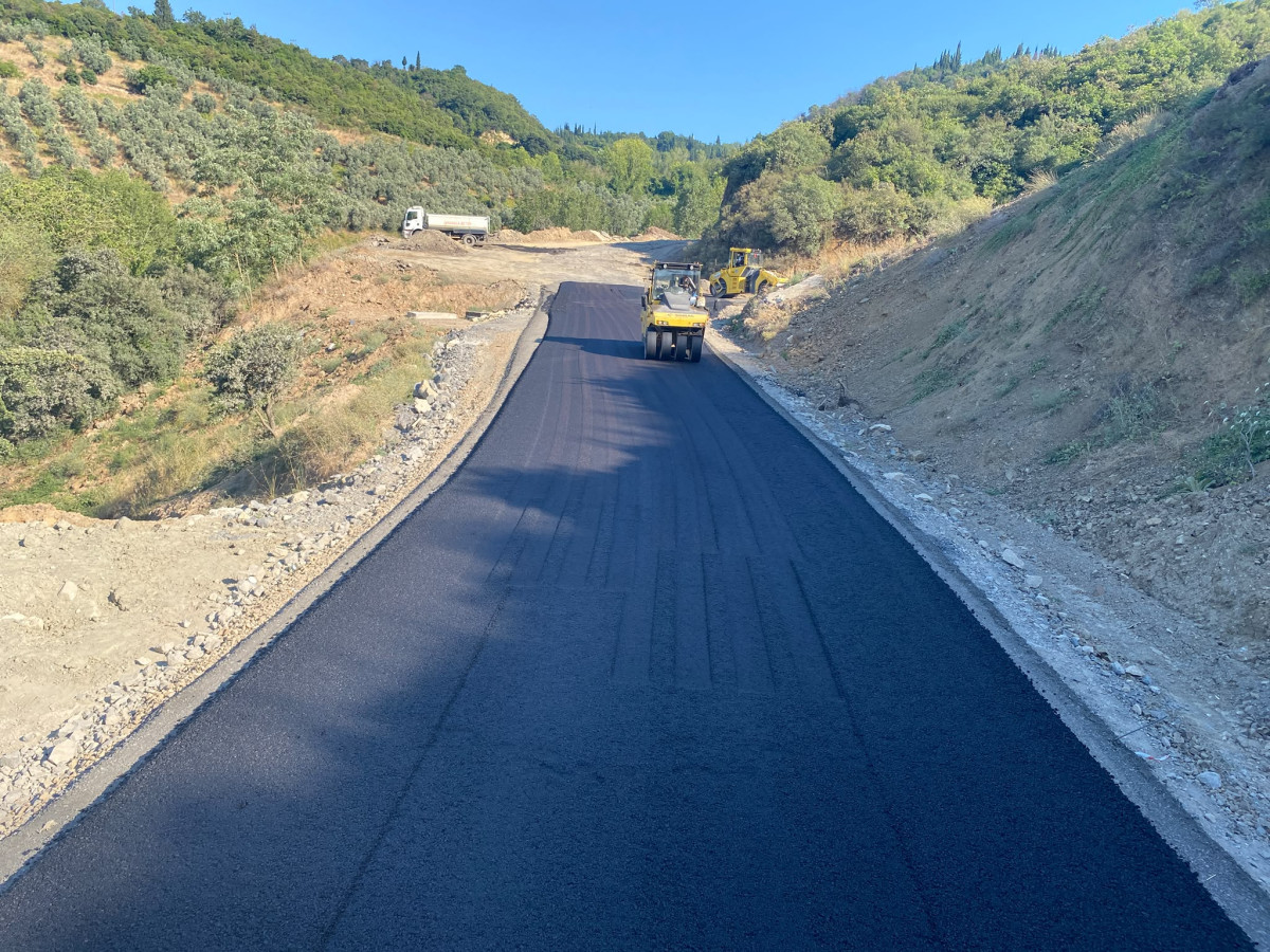 Karamürsel Dereköy Mahallesi'nde Yol Yenileme Çalışmaları Tamamlandı