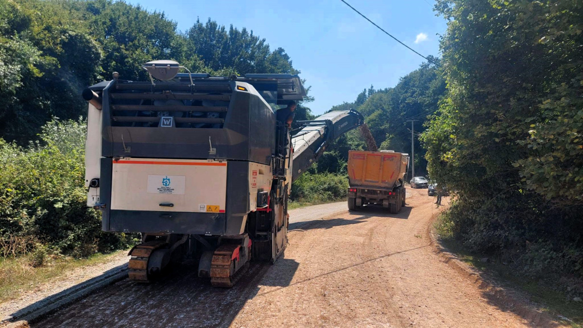 Körfez İlçesi'nde Asri Mezarlık Ulaşımı İçin Yol Yenileme Çalışmaları Başladı