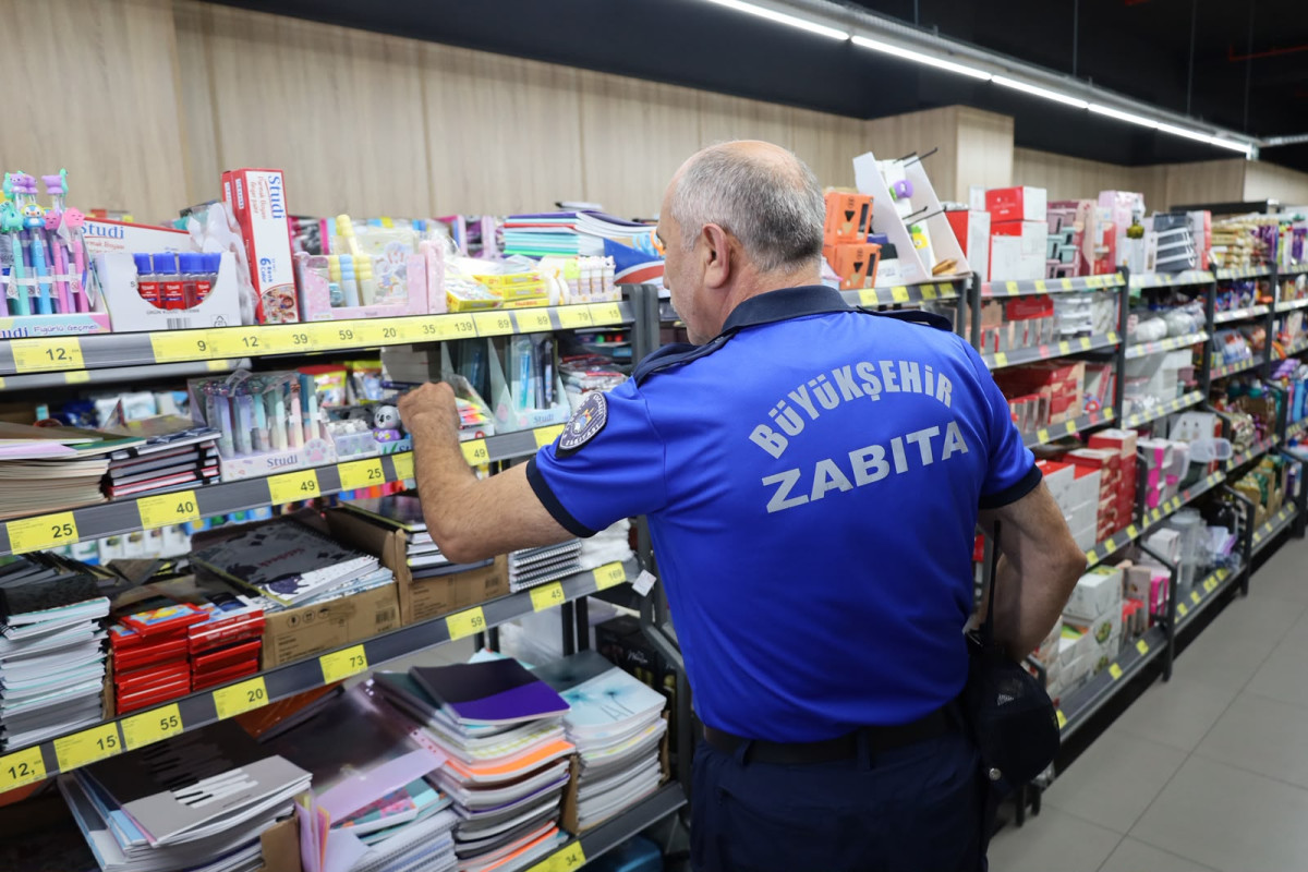 Kocaeli'de Zabıta Ekipleri Okul Alışverişinde Fiyat Kontrolleri Yapıyor