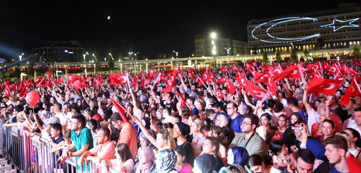 Kocaeli'de Zafer Bayramı Coşkusu: İki Gün İki Konser