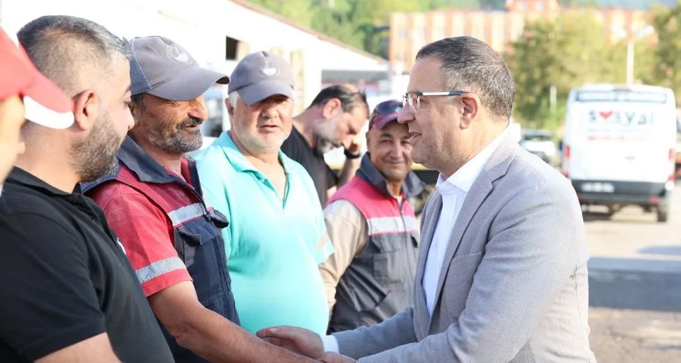 Derince Belediye Başkanı Gökçe, Emekçilerle Kahvaltıda Bir Araya Geldi