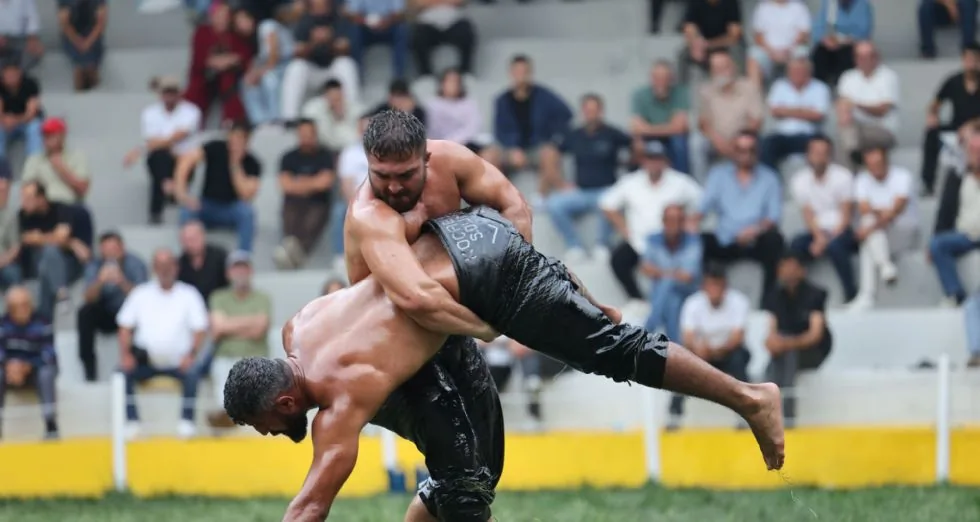 İshakçılar Yağlı Pehlivan Güreşleri'nde Seçkin Duman Başpehlivan Oldu
