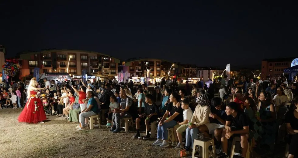 Derince Belediyesi Mahalle Şenlikleri Yenikent Mahallesi'nde Gerçekleşti