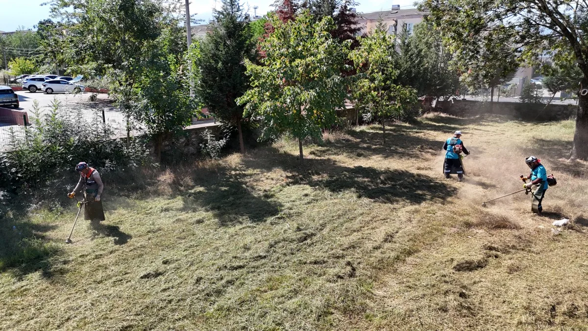 Kartepe Belediyesi, Okullarda Eğitim Yılı Hazırlıklarını Sürdürüyor