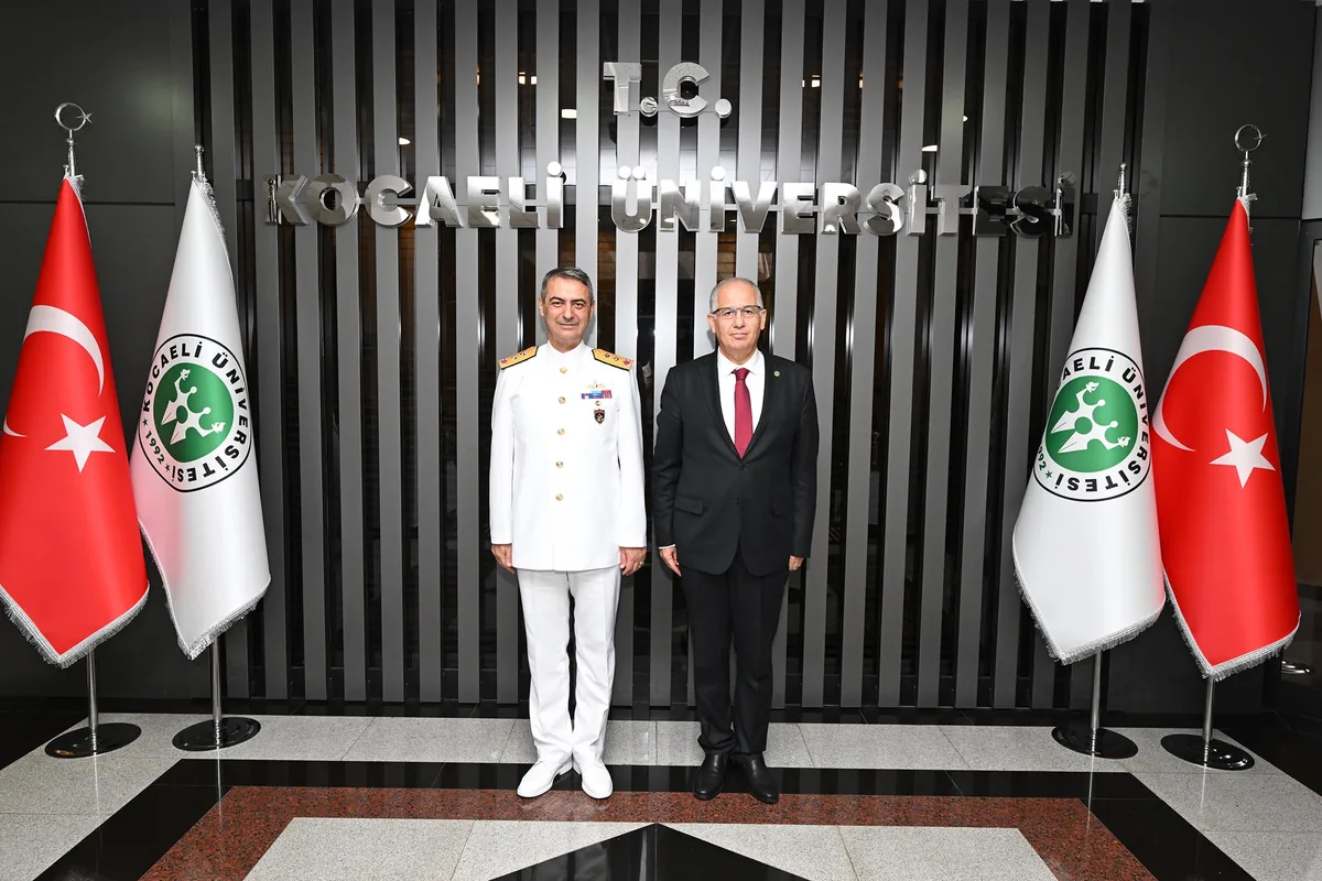 Tümamiral Yücel Darcan'dan Kocaeli Üniversitesi Rektörlüğüne Ziyaret